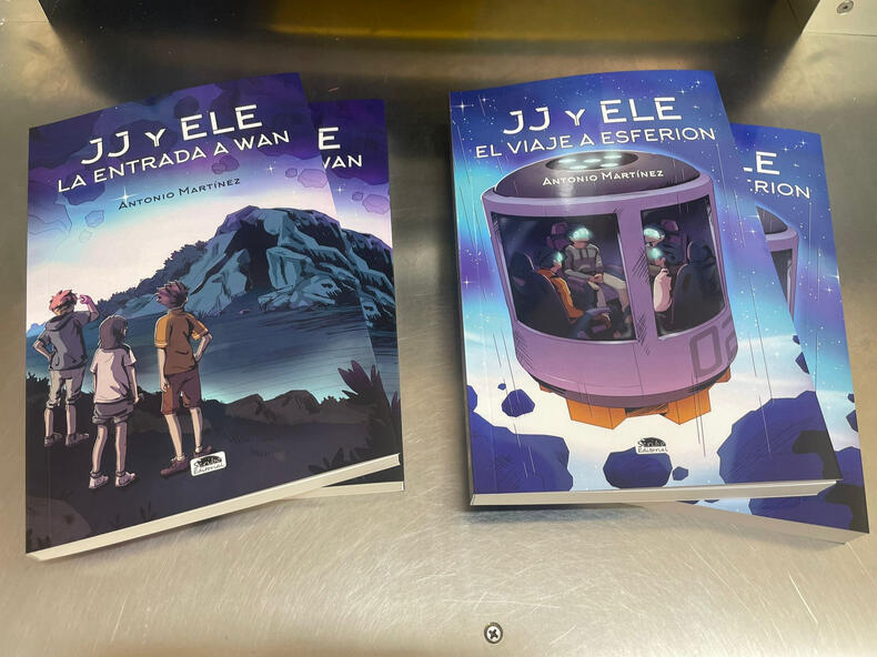 Illustration bookcover for "JJ Y ELE, La entrada a wan" and "JJ Y ELE, El viaje a Esferion", a young kids adventure books collection writed by Antonio Martínez.